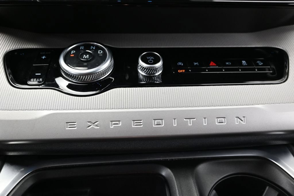 Used 2025 Ford Expedition Max Active AWD/4WD image 36