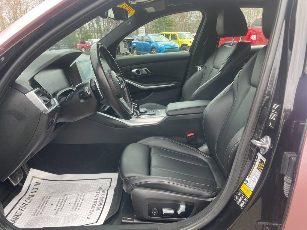 Used 2022 BMW 330i xDrive Sedan w/ M Sport Package image 12