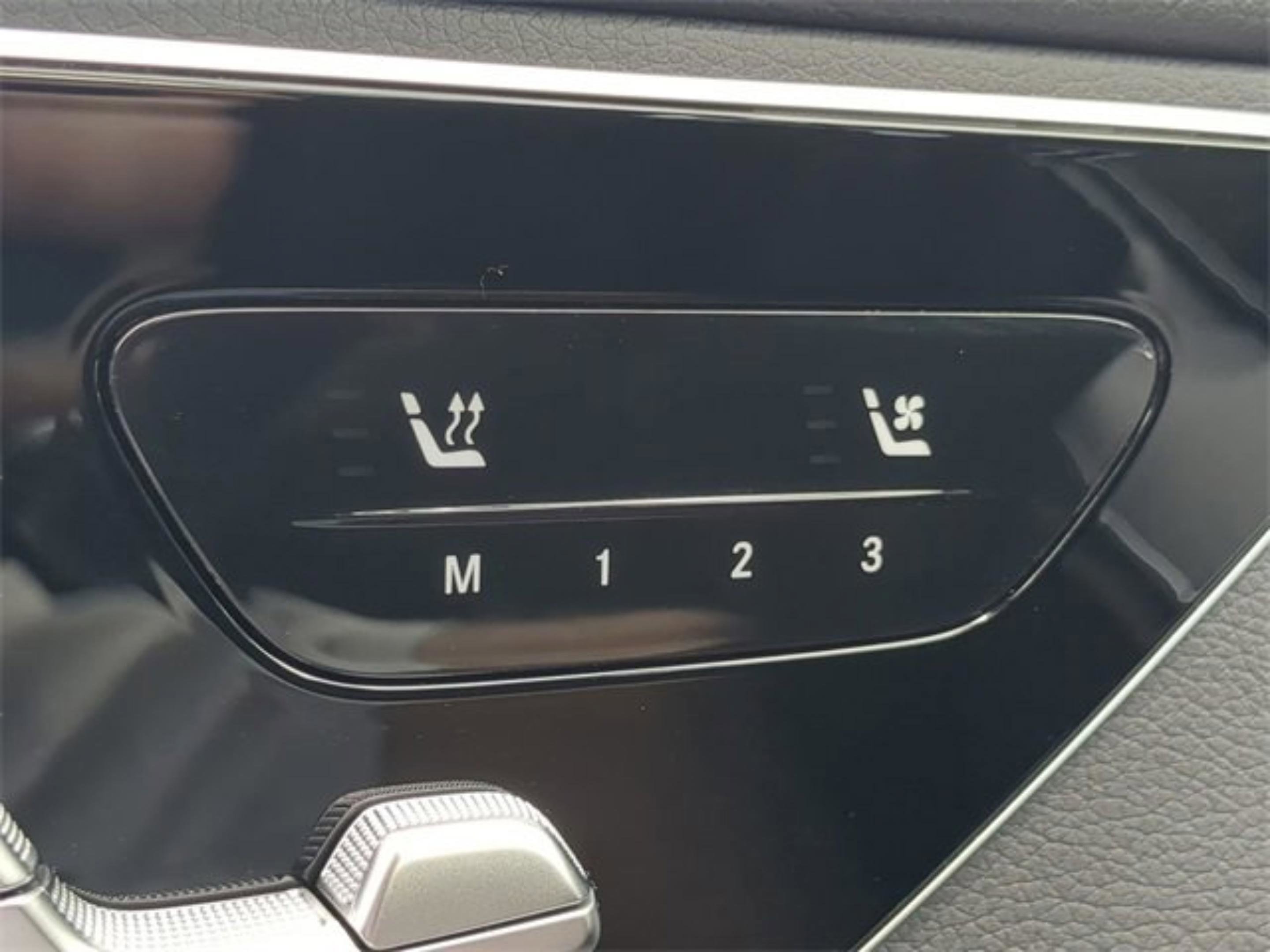 Used 2025 Mercedes-Benz C 300 Sedan image 47