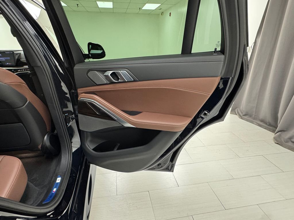 Used 2024 BMW X6 xDrive40i w/ Premium Package image 15