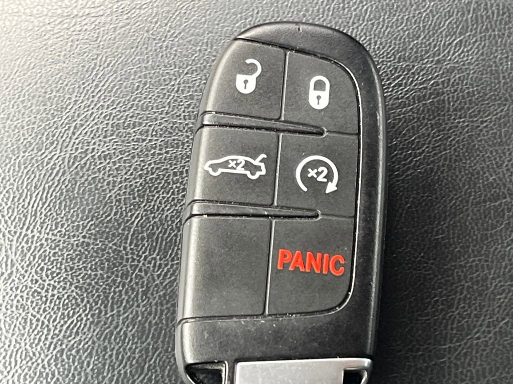 Used 2016 Chrysler 300 Limited w/ Driver Convenience Group image 19