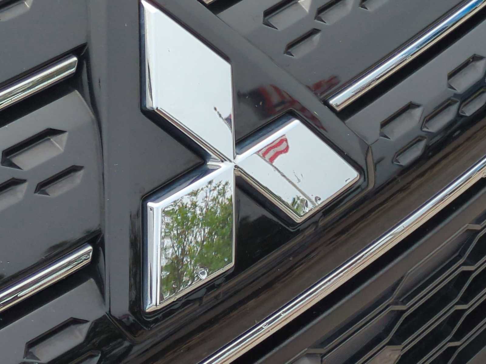 Used 2023 Mitsubishi Outlander SE FWD image 30