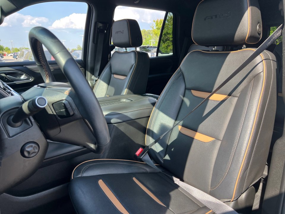 Used 2023 GMC Yukon AT4 w/ Technology Package AWD/4WD image 30