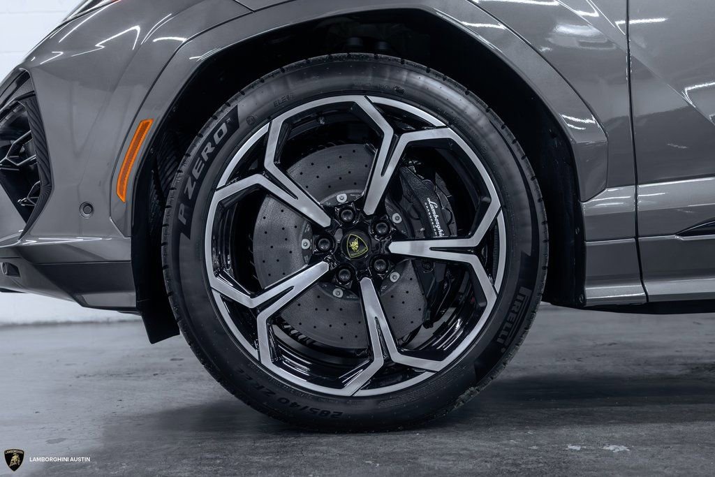 Used 2025 Lamborghini Urus SE AWD/4WD image 6