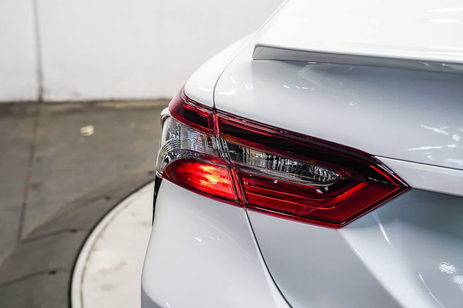Used 2024 Toyota Camry SE FWD image 11