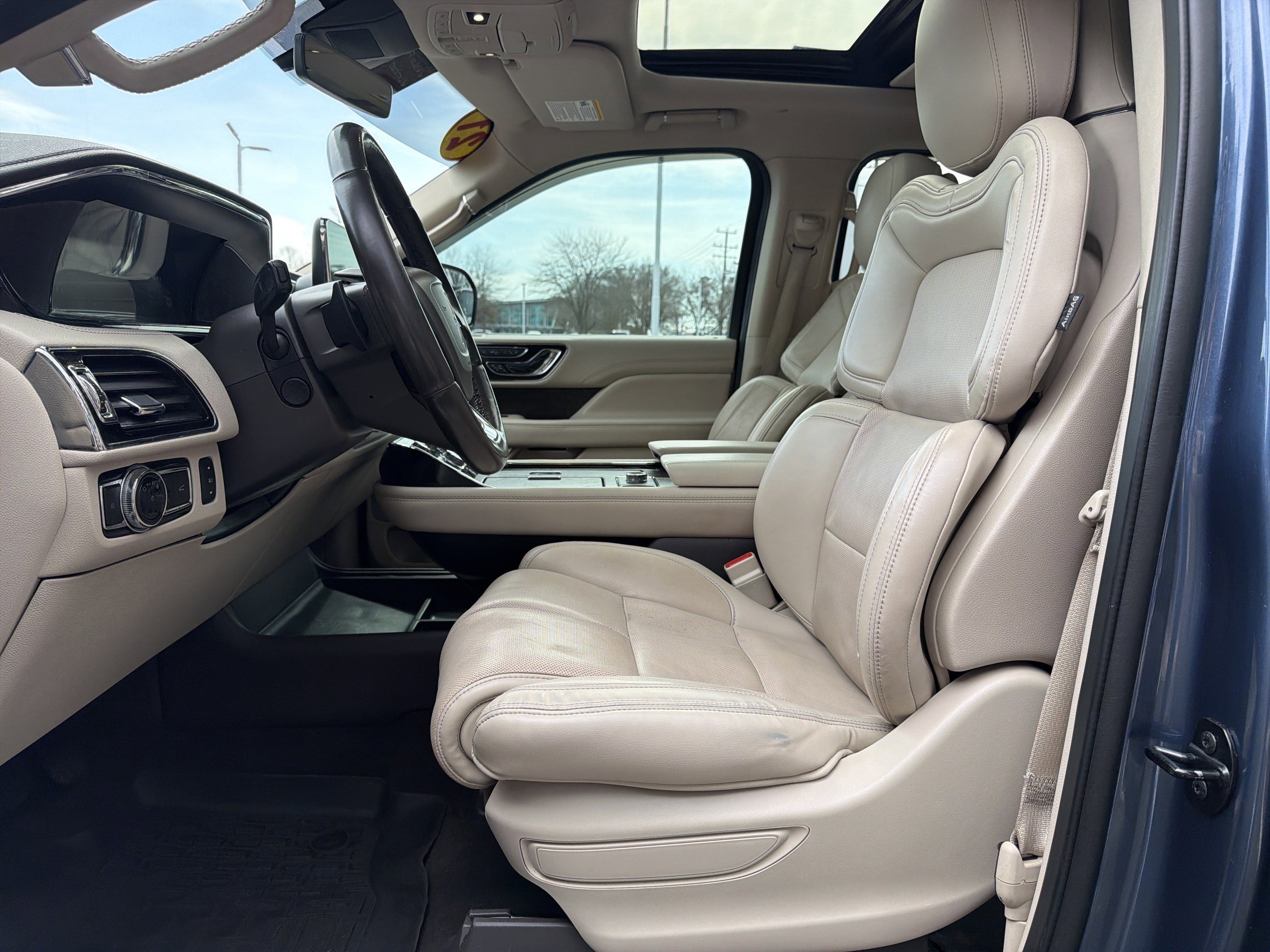 Used 2020 Lincoln Navigator L Reserve w/ Luxury Package image 16