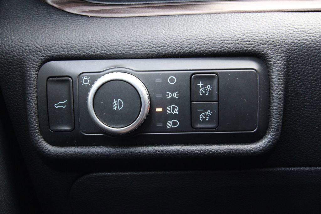 Used 2022 Ford Explorer Limited AWD/4WD image 24