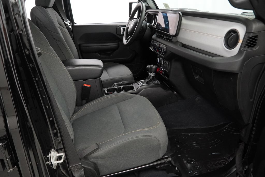 Used 2024 Jeep Wrangler Unlimited AWD/4WD image 50