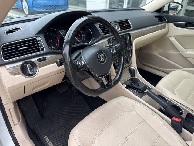 Used 2017 Volkswagen Passat 1.8T SE FWD image 29