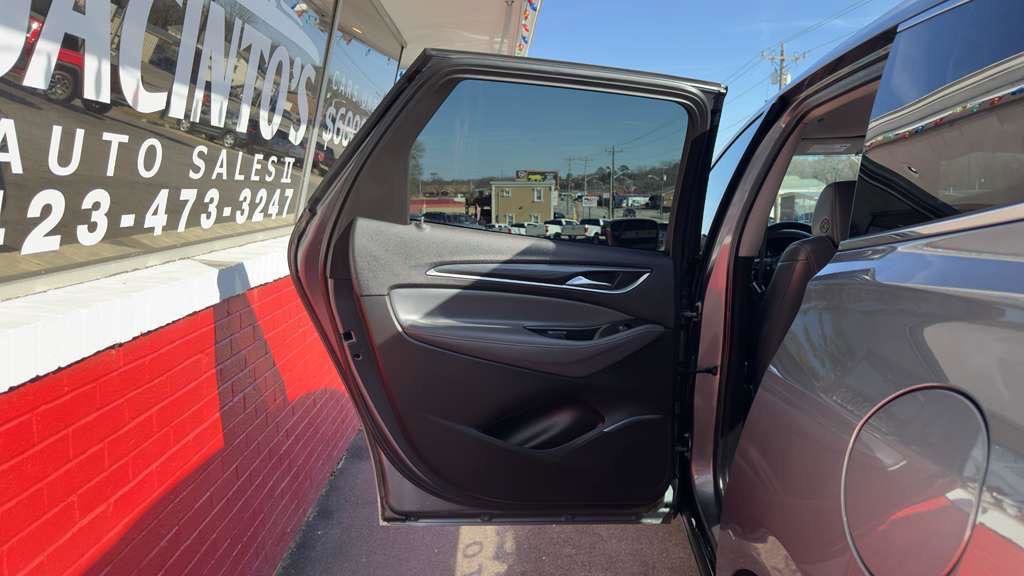 Used 2020 Buick Enclave Essence image 32