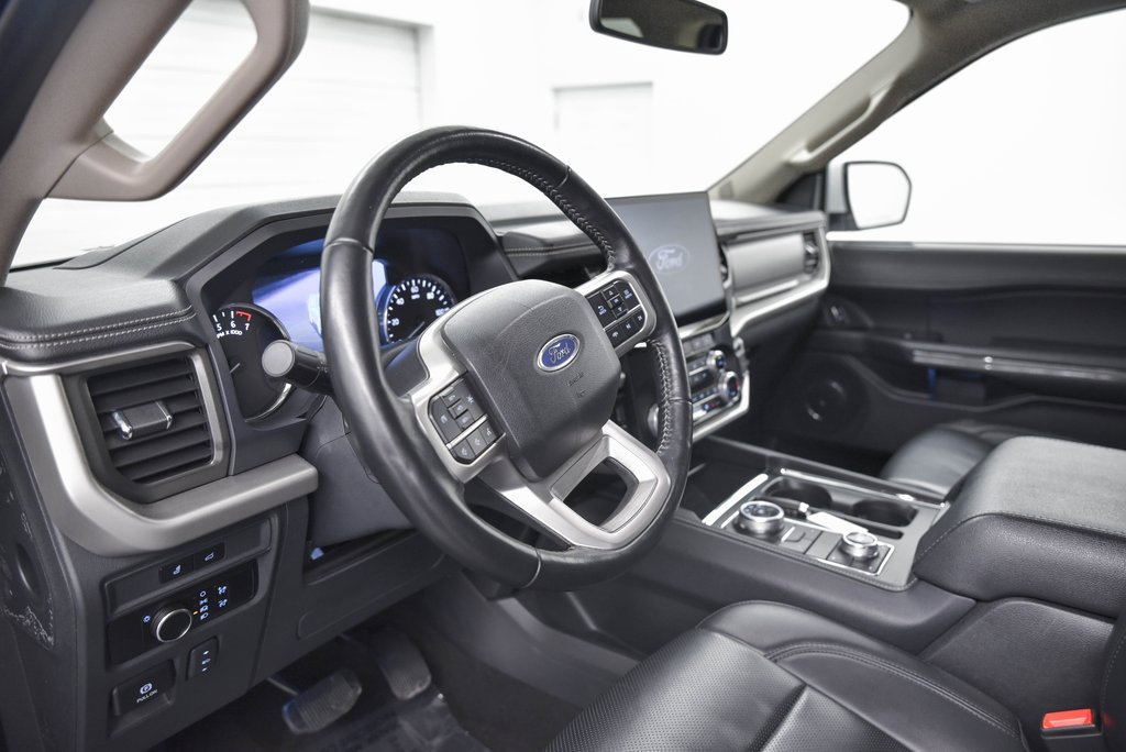 Used 2024 Ford Expedition XLT image 17