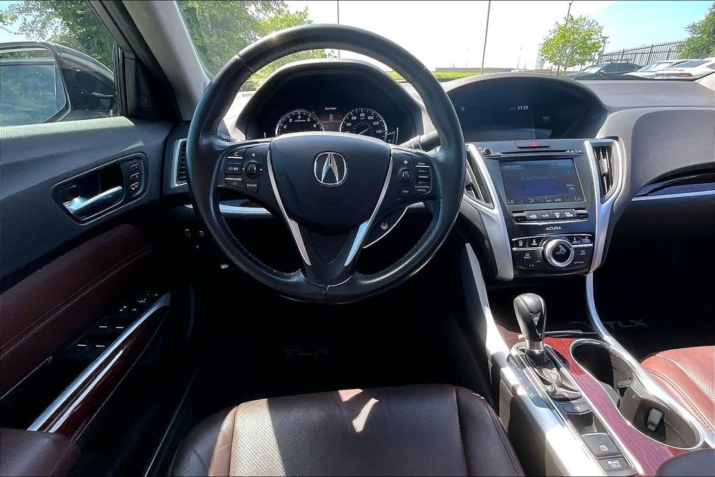 Used 2017 Acura TLX w/ Technology Package FWD image 7