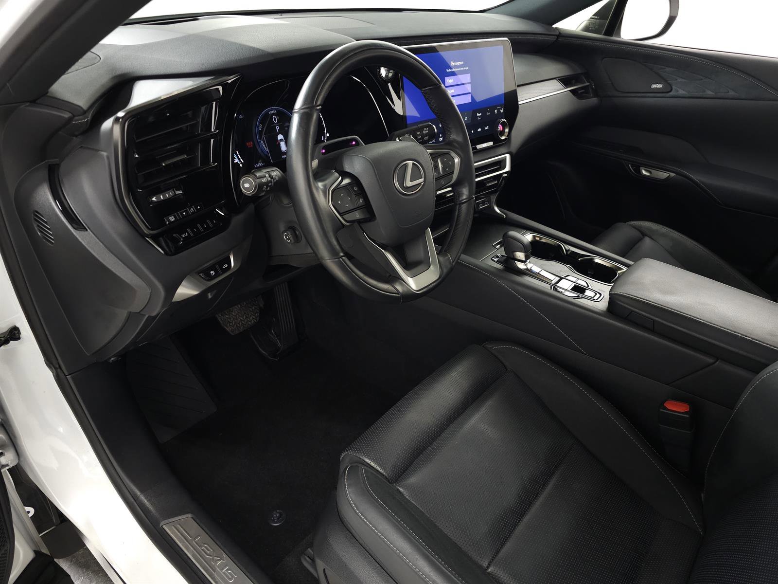 Certified 2024 Lexus RX 450h Luxury w/ Convenience Package image 19