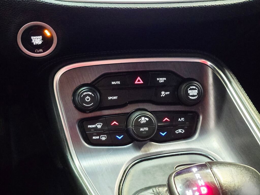 Used 2017 Dodge Challenger SXT w/ Blacktop Package image 21