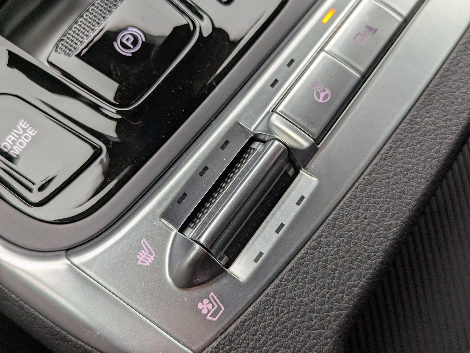 New 2025 Kia Carnival SX Prestige FWD image 10