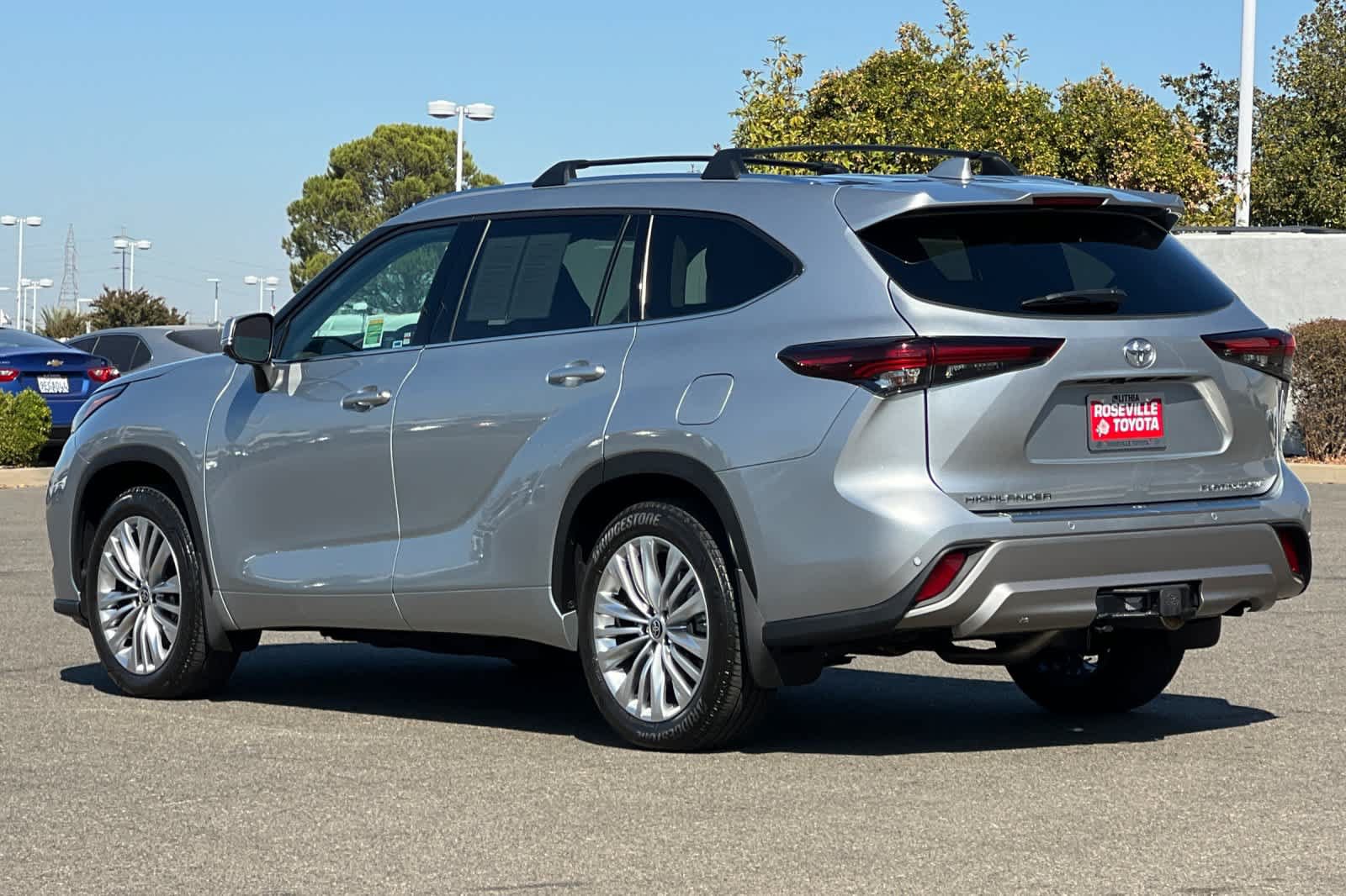 Used 2025 Toyota Highlander Platinum AWD/4WD image 7