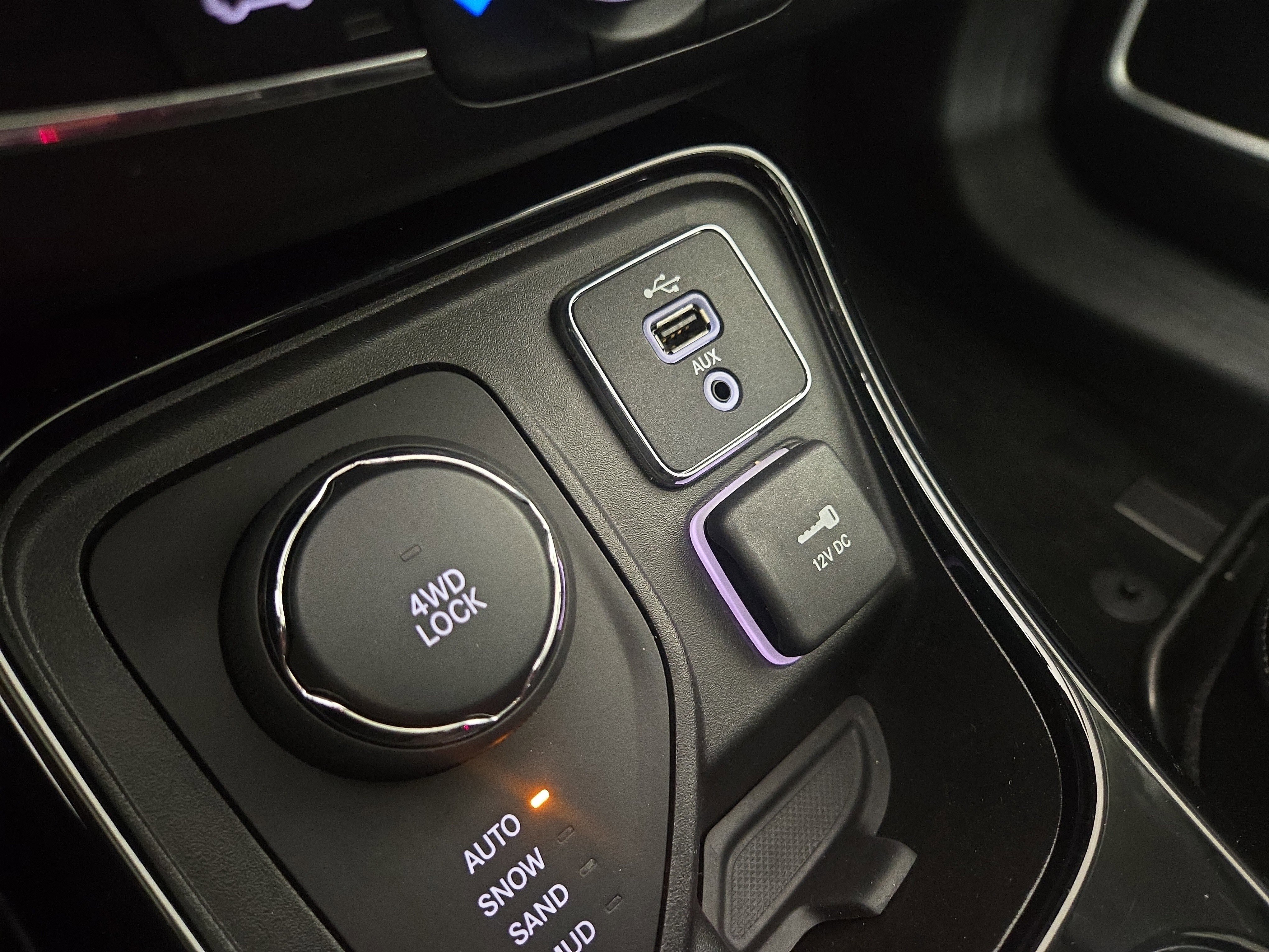 Used 2018 Jeep Compass Limited w/ Navigation Group image 27