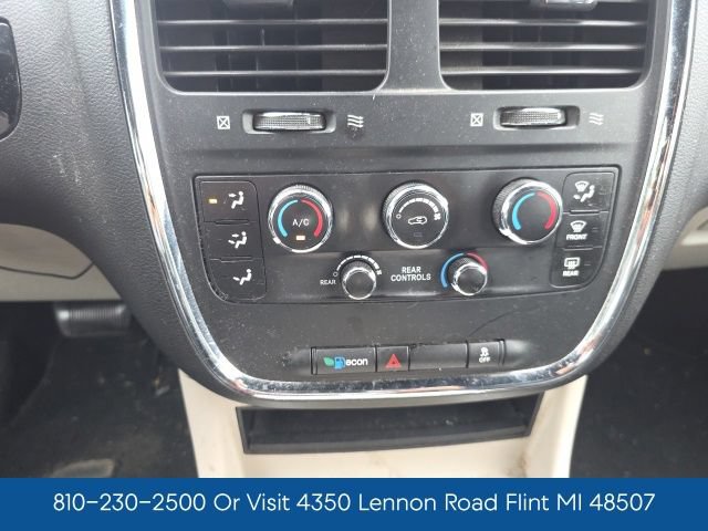 Used 2018 Dodge Grand Caravan SXT FWD image 17
