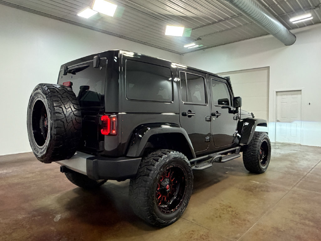 Used 2015 Jeep Wrangler Unlimited Sahara w/ Connectivity Group AWD/4WD image 34
