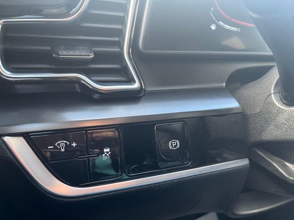 Used 2024 Kia Sportage EX image 18