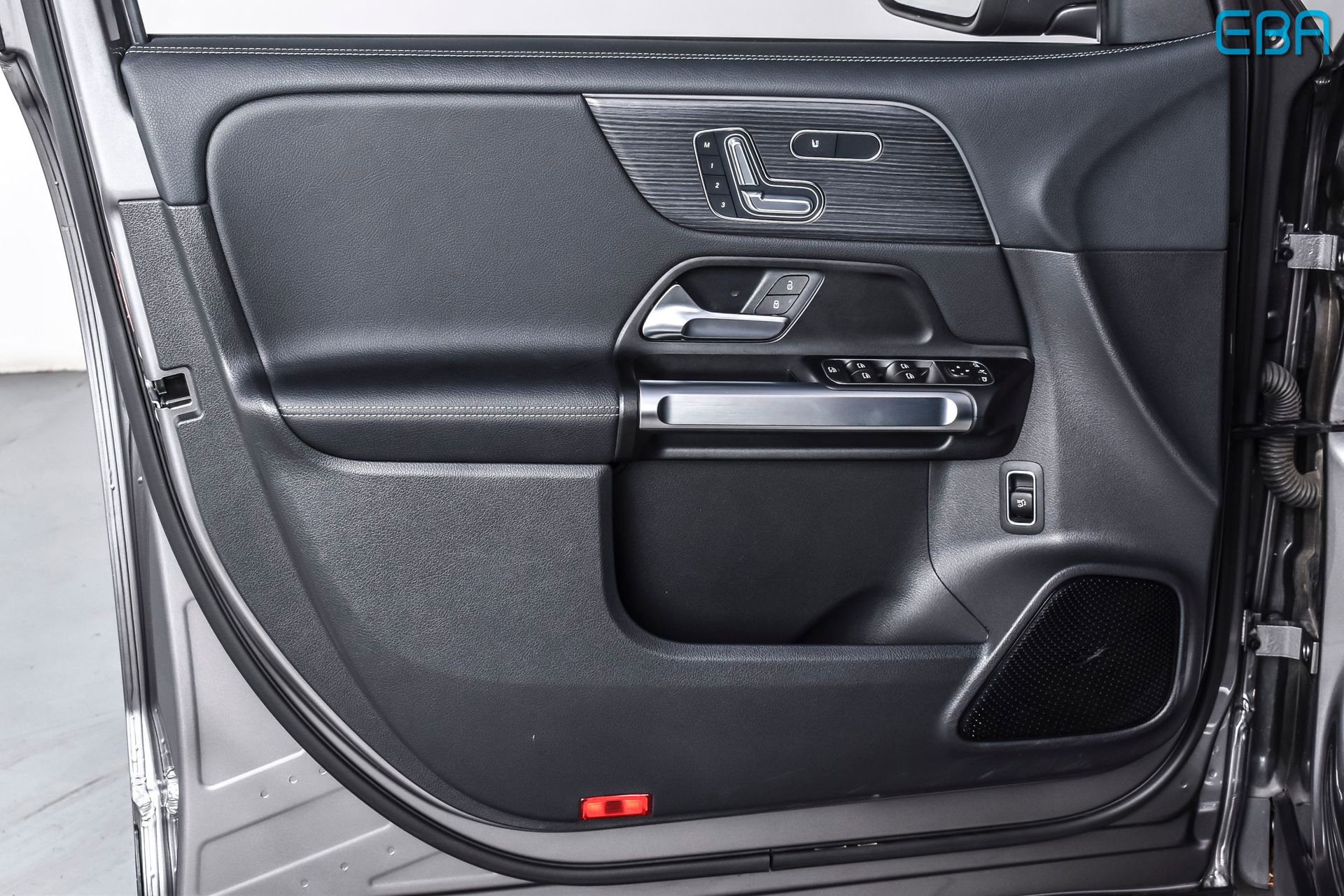 Used 2023 Mercedes-Benz EQB 300 4MATIC image 12