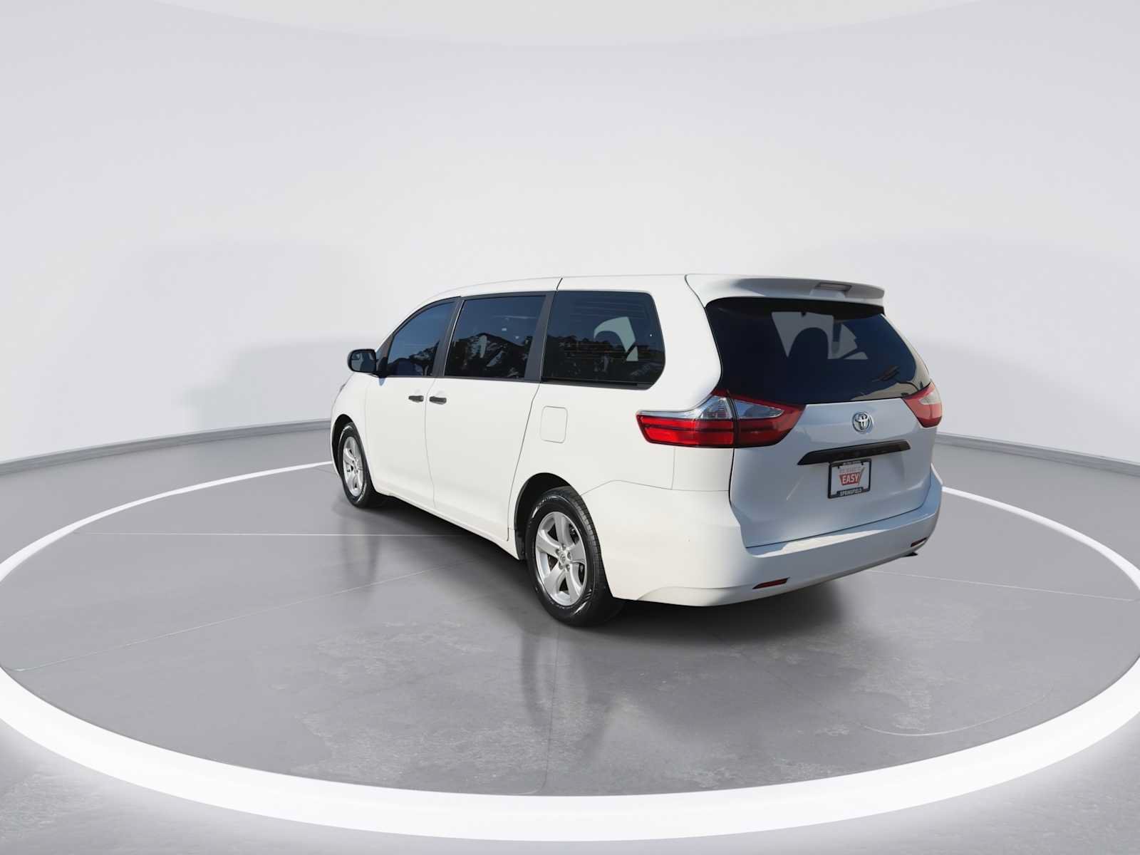 Used 2015 Toyota Sienna L FWD image 6