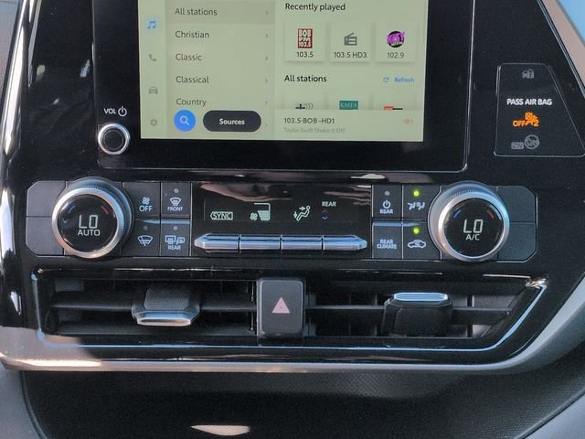 Used 2023 Toyota Highlander LE image 9