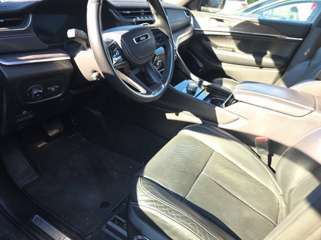 Used 2022 Jeep Grand Cherokee L Overland w/ Luxury Tech Group IV AWD/4WD image 8