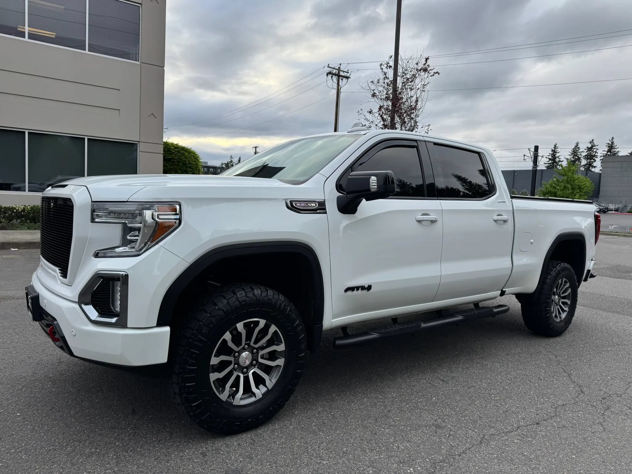 Used 2022 GMC Sierra 1500 AT4 w/ AT4 Preferred Package AWD/4WD image 5