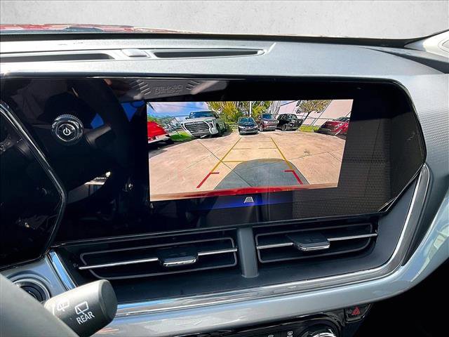 Certified 2025 Chevrolet Trax LT w/ Driver Confidence Package image 23