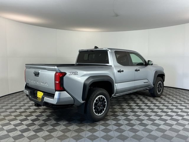 Used 2024 Toyota Tacoma TRD Off-Road AWD/4WD image 4