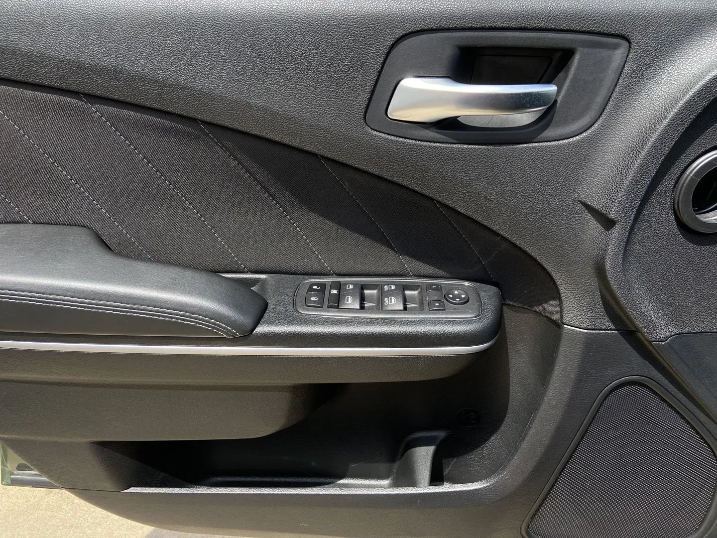 Used 2023 Dodge Charger SXT AWD/4WD image 9