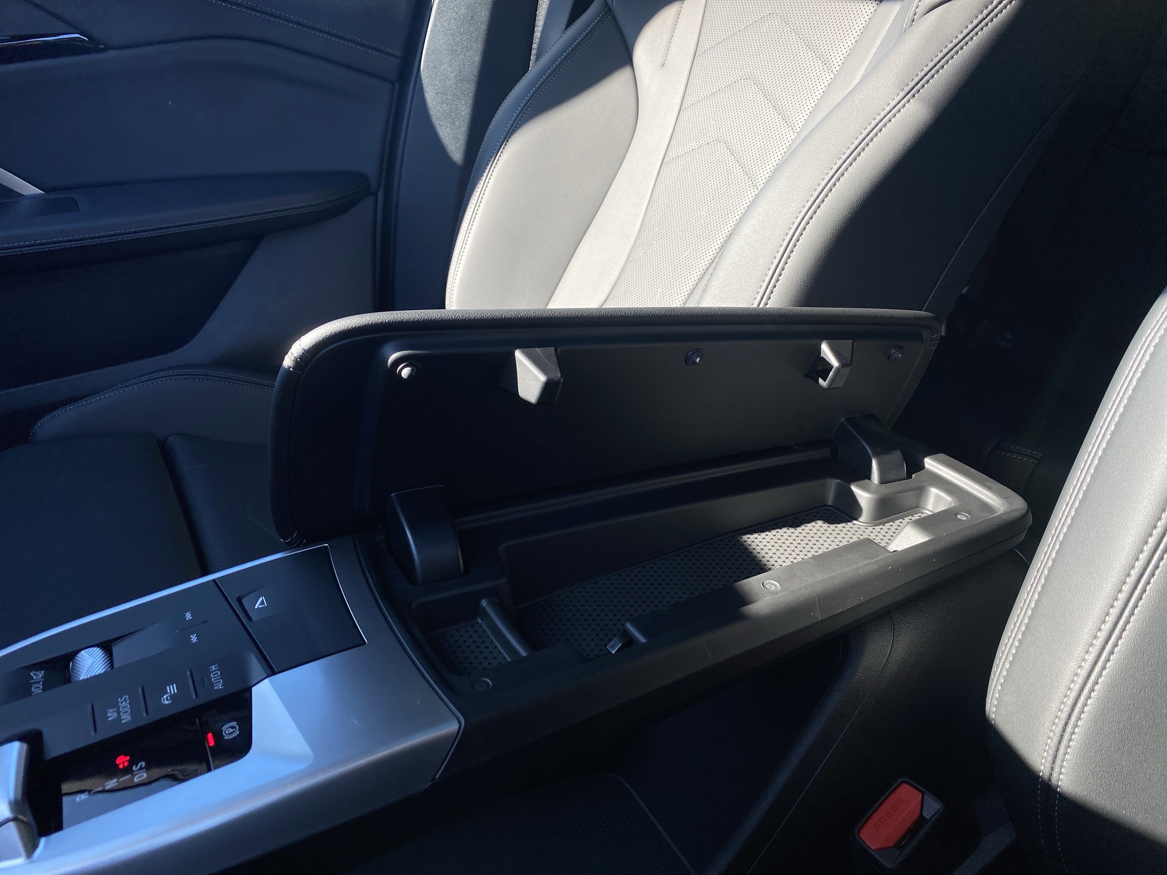 Used 2026 BMW X2 xDrive28i w/ Technology Package image 46