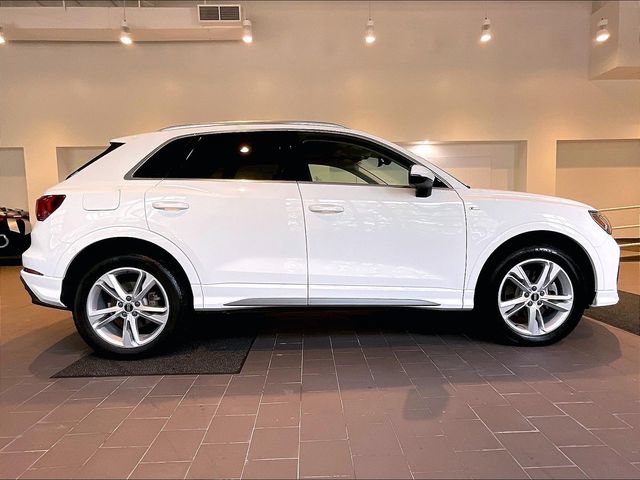Used 2023 Audi Q3 2.0T Premium w/ Convenience Package AWD/4WD image 9