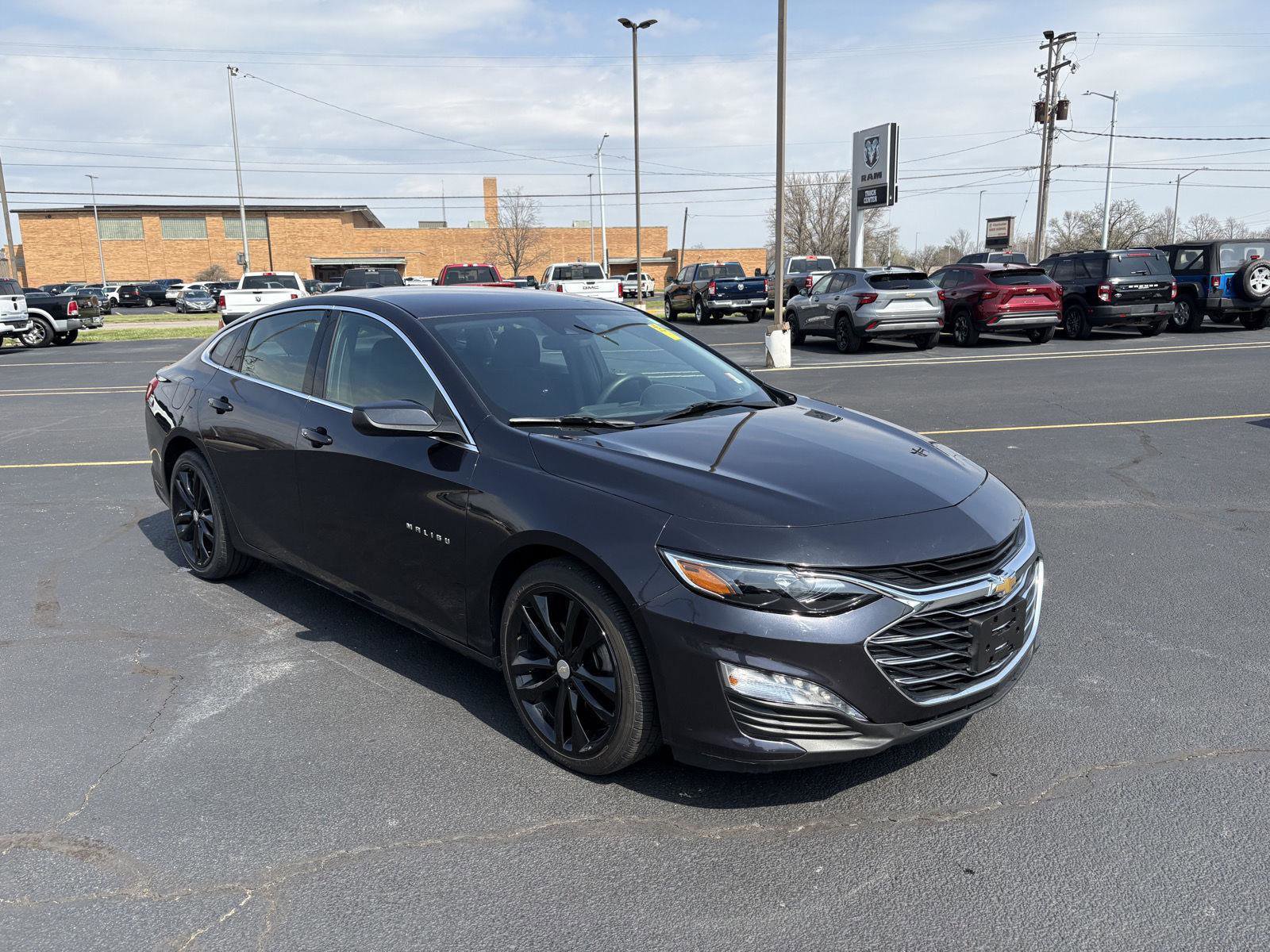 Used 2023 Chevrolet Malibu LT image 2