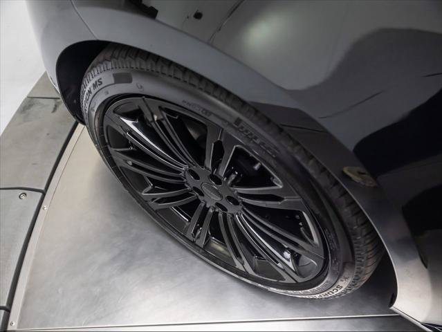 New 2026 Land Rover Range Rover Long Wheelbase SE AWD/4WD image 13