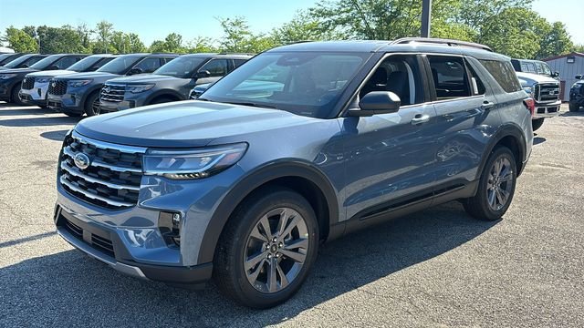 New 2026 Ford Explorer Active w/ Active Comfort Package AWD/4WD image 2