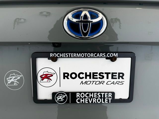 Used 2021 Toyota RAV4 XLE w/ Convenience Package image 40