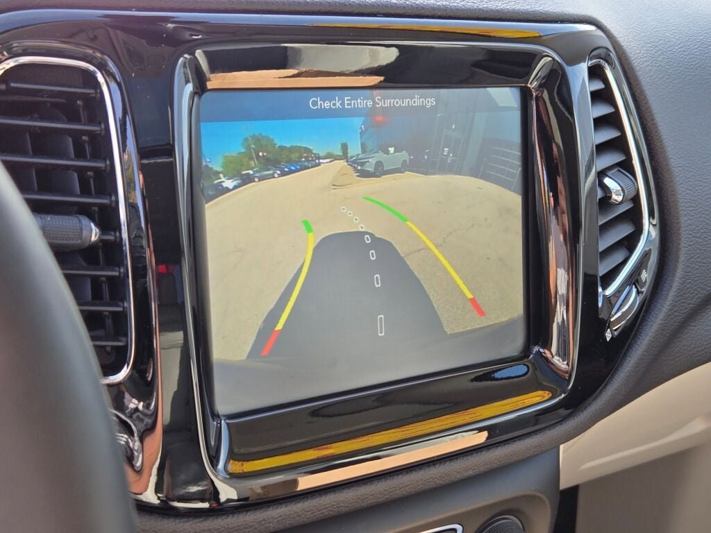 Used 2018 Jeep Compass Limited w/ Navigation Group image 25