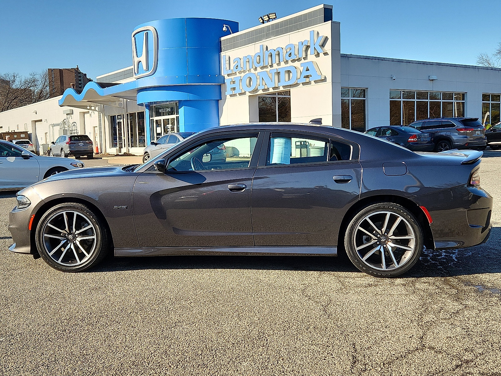 Used 2023 Dodge Charger R/T w/ Navigation & Travel Group image 7
