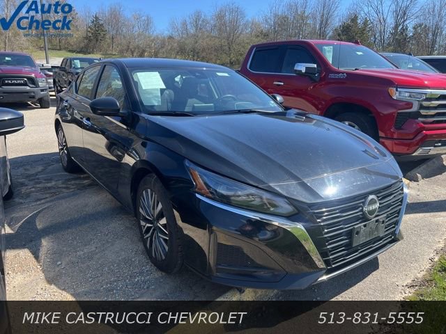 Used 2024 Nissan Altima 2.5 SV image 2