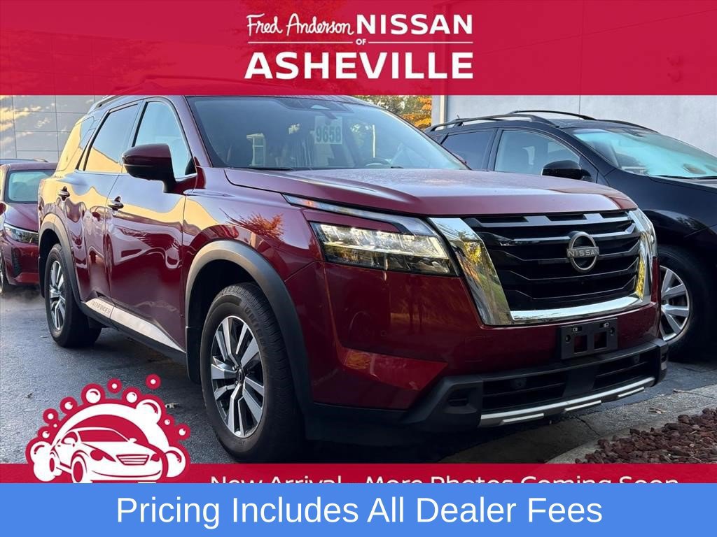 Used 2023 Nissan Pathfinder SL