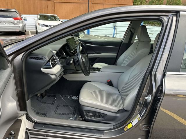 Used 2023 Toyota Camry SE image 16