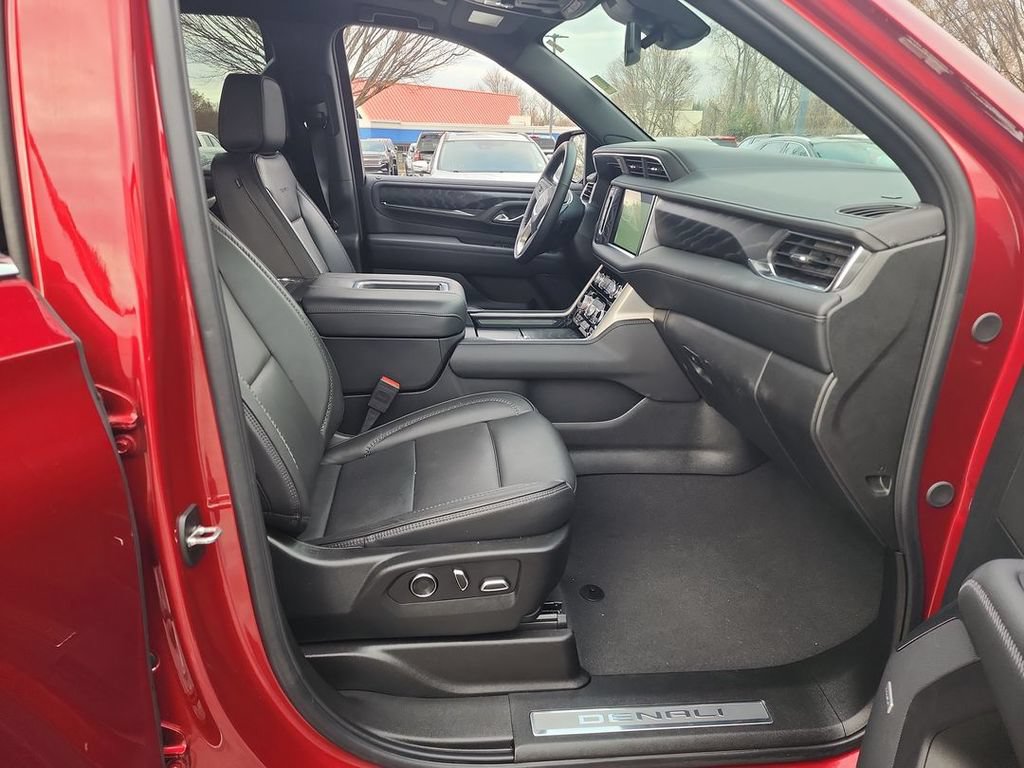 Certified 2024 GMC Yukon Denali w/ LPO, Floor Liner Package AWD/4WD image 28