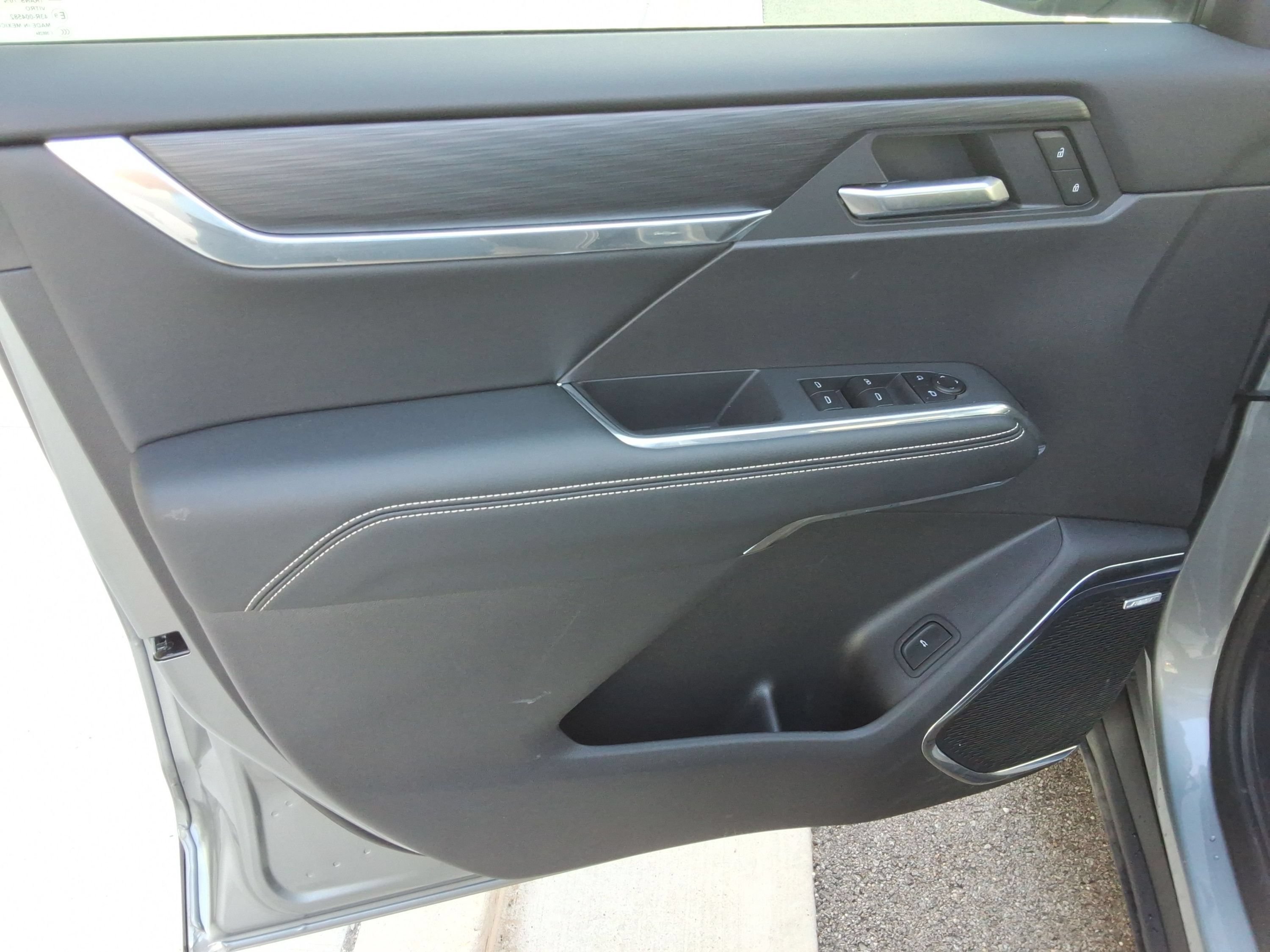Used 2026 GMC Acadia Elevation FWD image 23