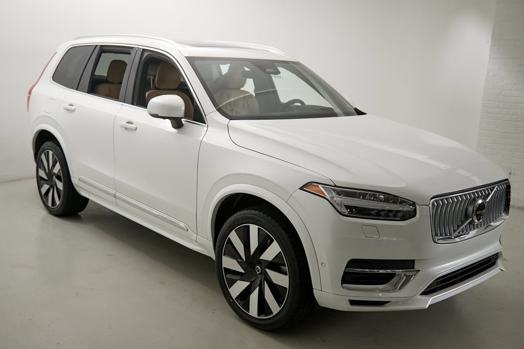 Certified 2023 Volvo XC90 T8 Ultimate w/ Lounge Package AWD/4WD image 4