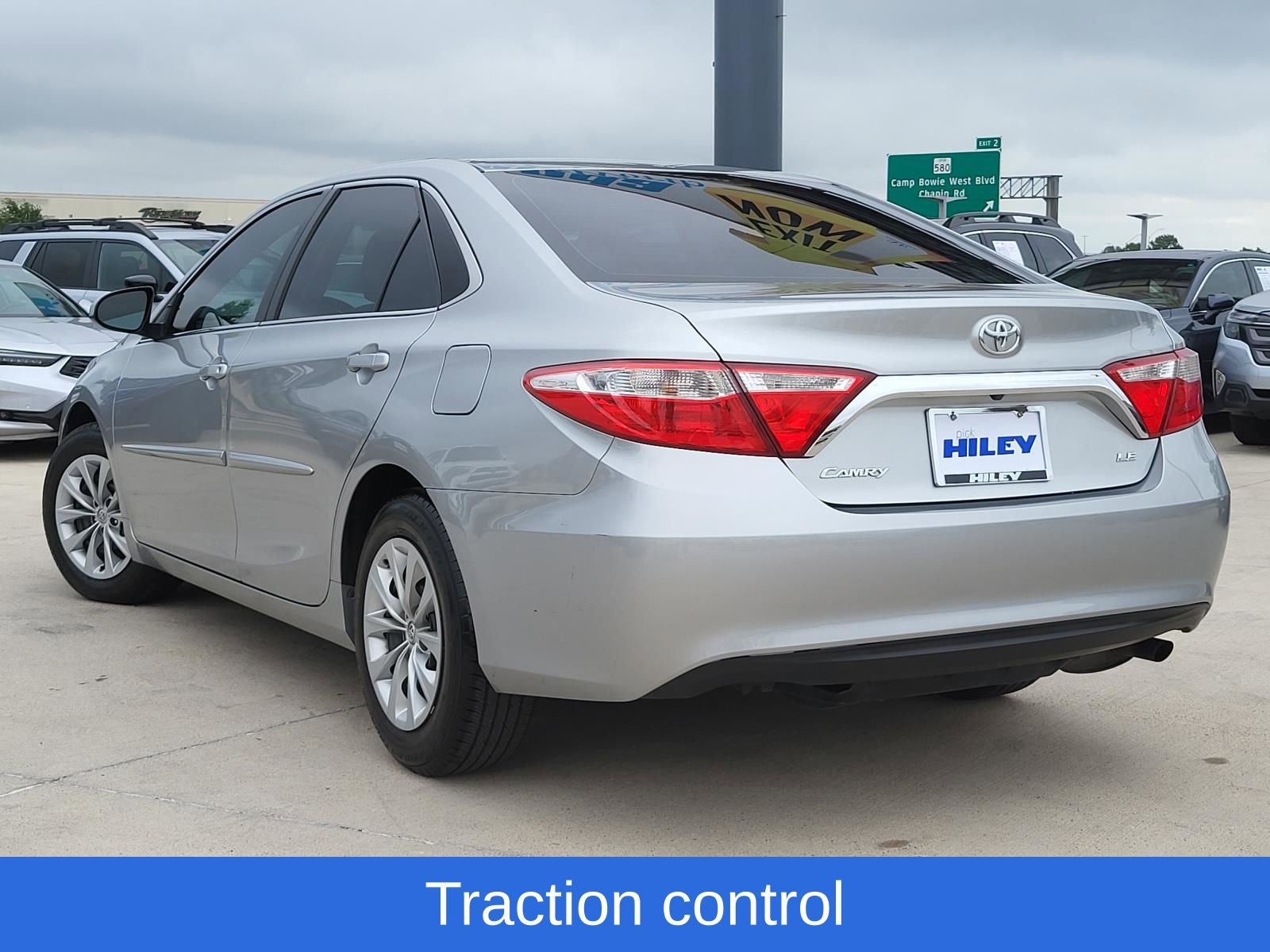 Used 2017 Toyota Camry LE image 3