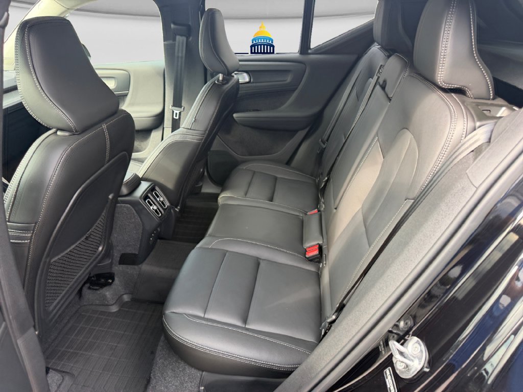 Used 2026 Volvo XC40 B5 Core w/ Protection Package Premier AWD/4WD image 25