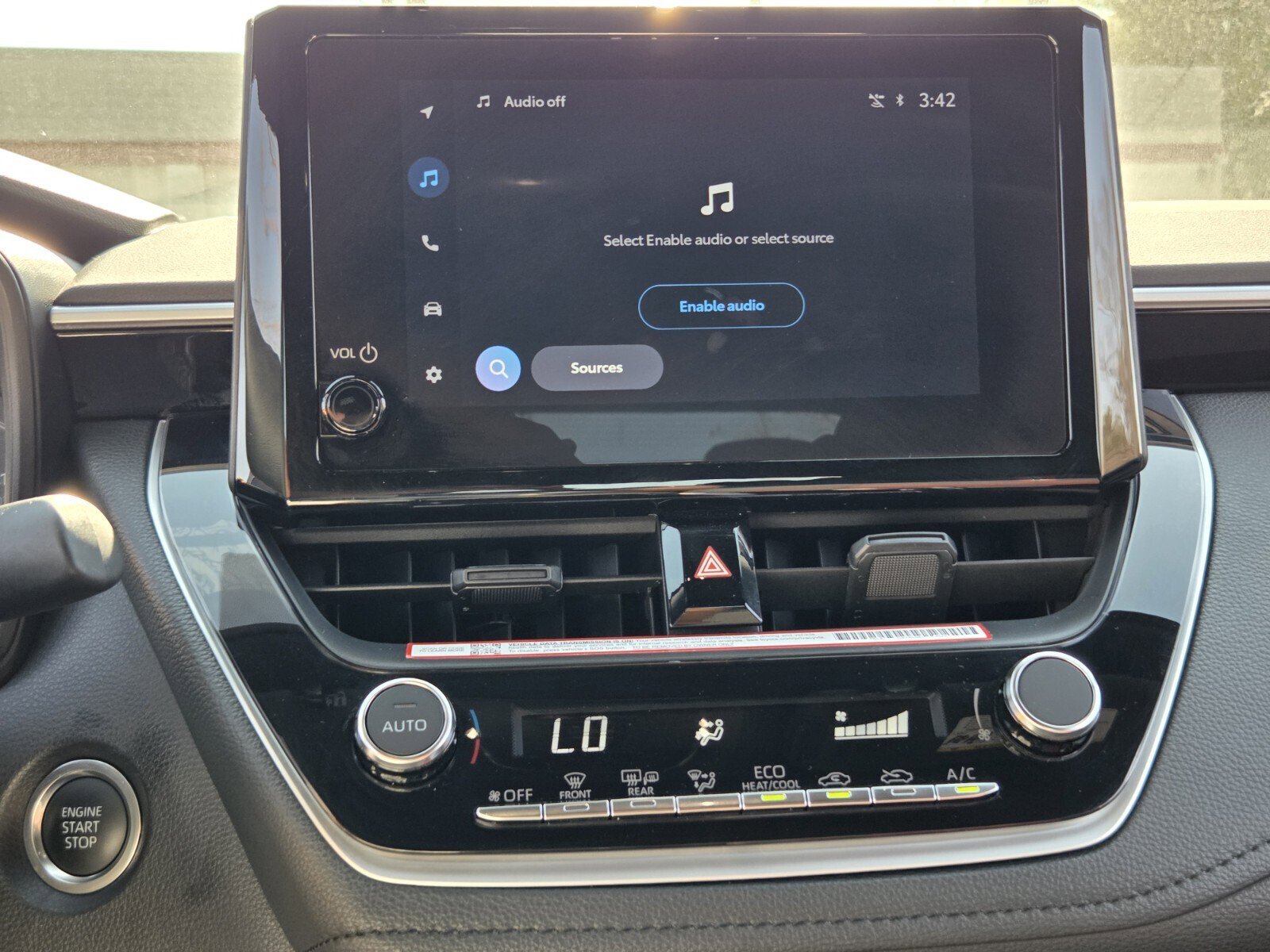 Certified 2025 Toyota Corolla SE w/ Convenience Package image 17