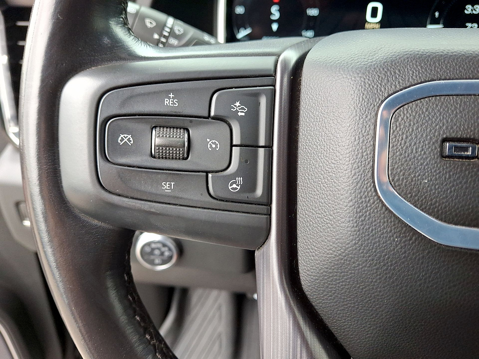 Used 2024 GMC Sierra 3500 Denali Ultimate AWD/4WD image 17